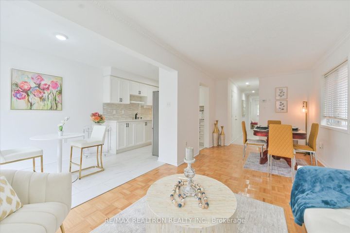 Photo 9 at 7 Via Cassia Drive, Amesbury, Toronto