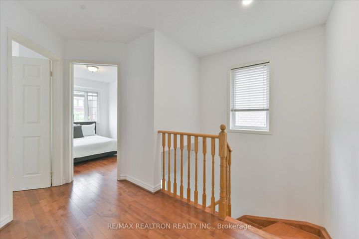 Photo 20 at 7 Via Cassia Drive, Amesbury, Toronto