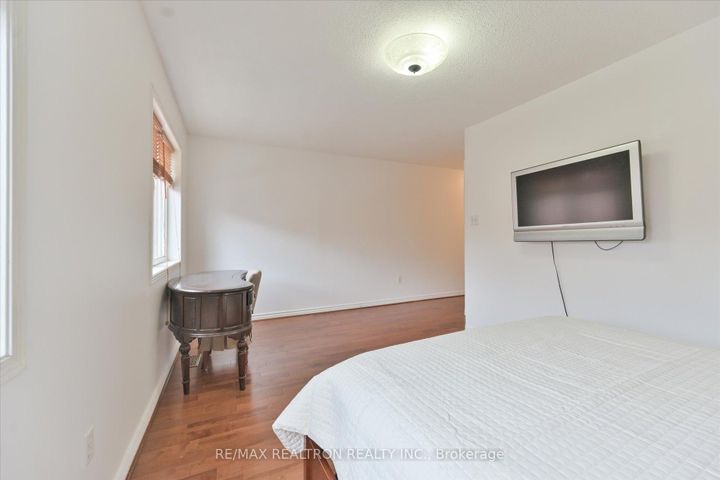 Photo 23 at 7 Via Cassia Drive, Amesbury, Toronto