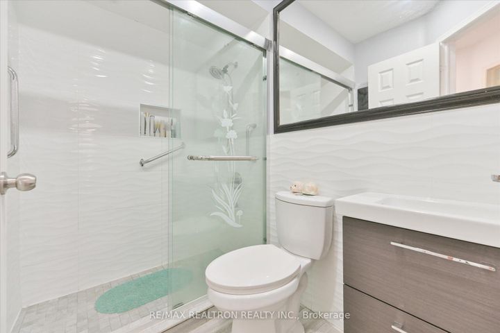 Photo 30 at 7 Via Cassia Drive, Amesbury, Toronto