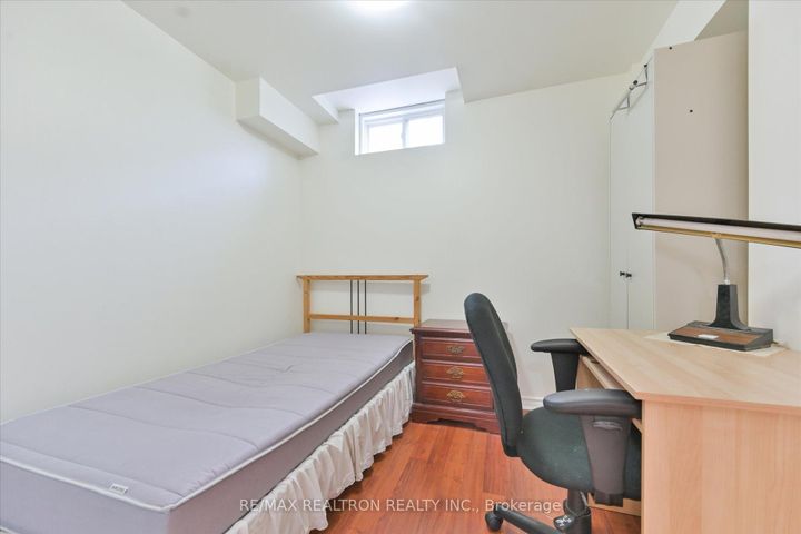Photo 33 at 7 Via Cassia Drive, Amesbury, Toronto