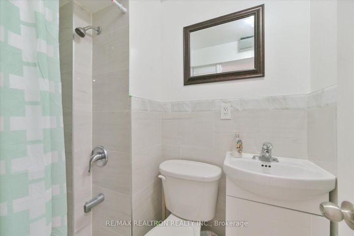 Photo 35 at 7 Via Cassia Drive, Amesbury, Toronto