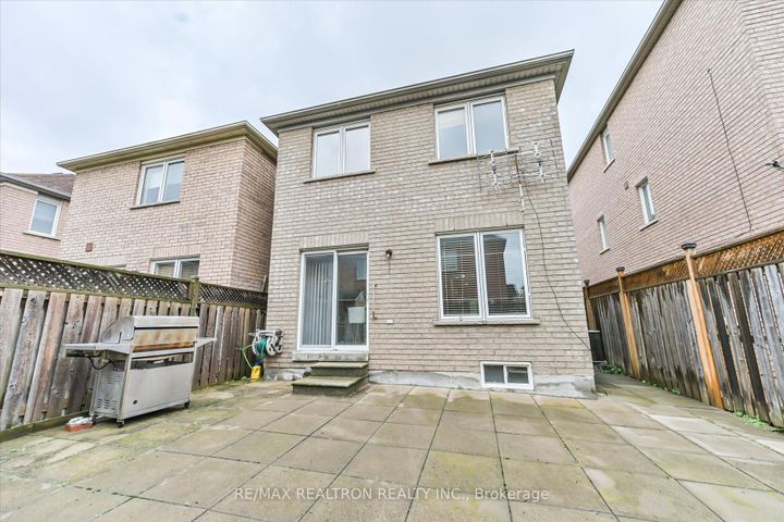 Photo 39 at 7 Via Cassia Drive, Amesbury, Toronto
