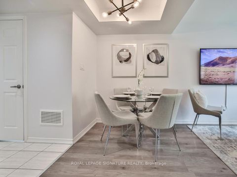 Photo 7 at 232 - 7 Applewood Lane, Etobicoke West Mall, Toronto