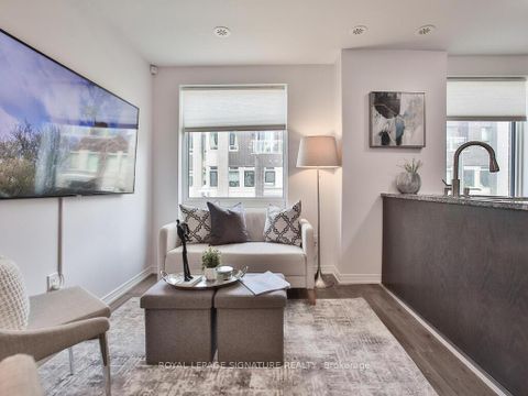 Photo 8 at 232 - 7 Applewood Lane, Etobicoke West Mall, Toronto