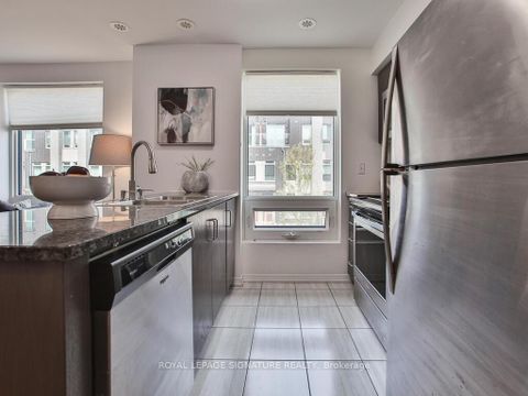 Photo 11 at 232 - 7 Applewood Lane, Etobicoke West Mall, Toronto