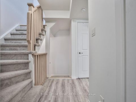 Photo 15 at 232 - 7 Applewood Lane, Etobicoke West Mall, Toronto