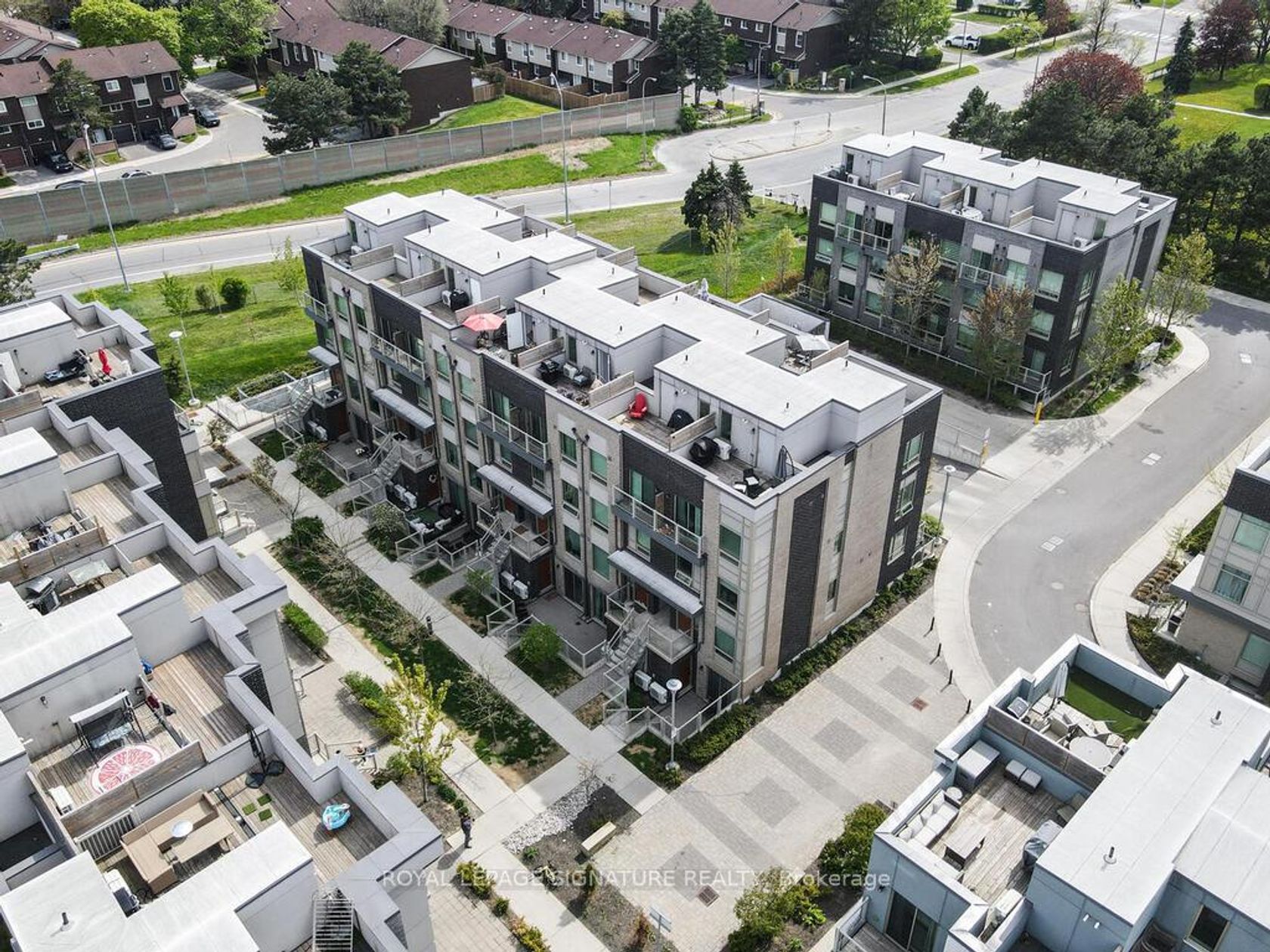 232 - 7 Applewood Lane, Etobicoke West Mall, Toronto 