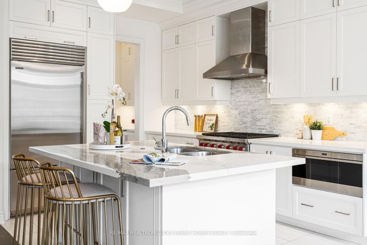 Photo 11 at 36 Creekvalley Lane, Angus Glen, Markham
