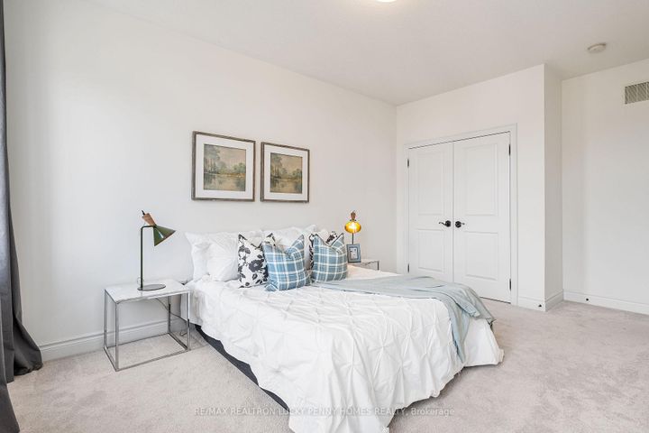 Photo 32 at 36 Creekvalley Lane, Angus Glen, Markham