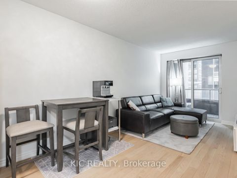 Photo 13 at 1727 - 250 Wellington Street W, Waterfront Communities C1, Toronto
