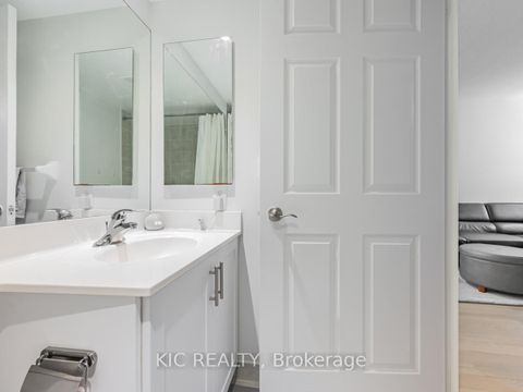 Photo 19 at 1727 - 250 Wellington Street W, Waterfront Communities C1, Toronto
