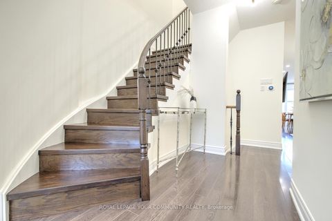 Photo 3 at 45 Catalpa Crescent, Patterson, Vaughan