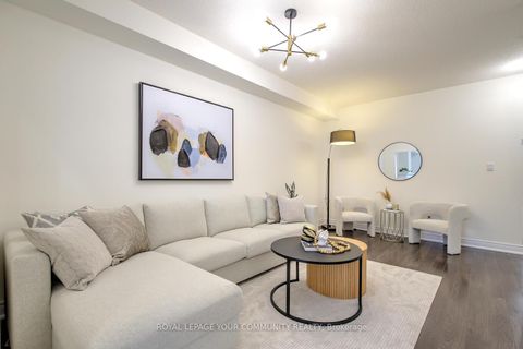 Photo 8 at 45 Catalpa Crescent, Patterson, Vaughan