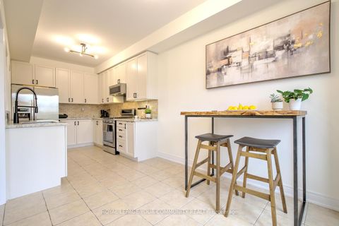 Photo 20 at 45 Catalpa Crescent, Patterson, Vaughan