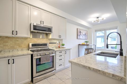 Photo 27 at 45 Catalpa Crescent, Patterson, Vaughan