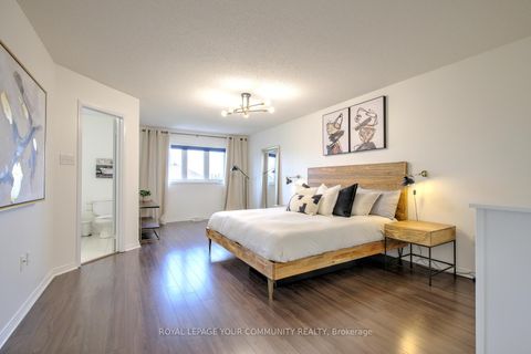 Photo 29 at 45 Catalpa Crescent, Patterson, Vaughan