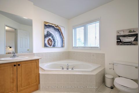 Photo 31 at 45 Catalpa Crescent, Patterson, Vaughan
