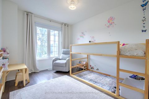Photo 35 at 45 Catalpa Crescent, Patterson, Vaughan
