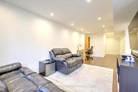 Photo 43 at 45 Catalpa Crescent, Patterson, Vaughan