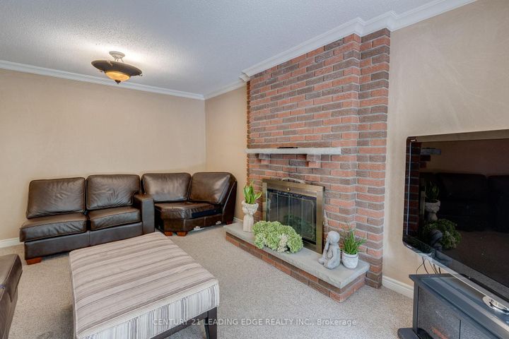 Photo 11 at 115 SIMONSTON Boulevard, German Mills, Markham