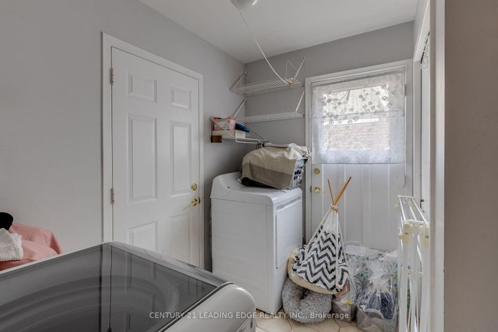 Photo 12 at 115 SIMONSTON Boulevard, German Mills, Markham