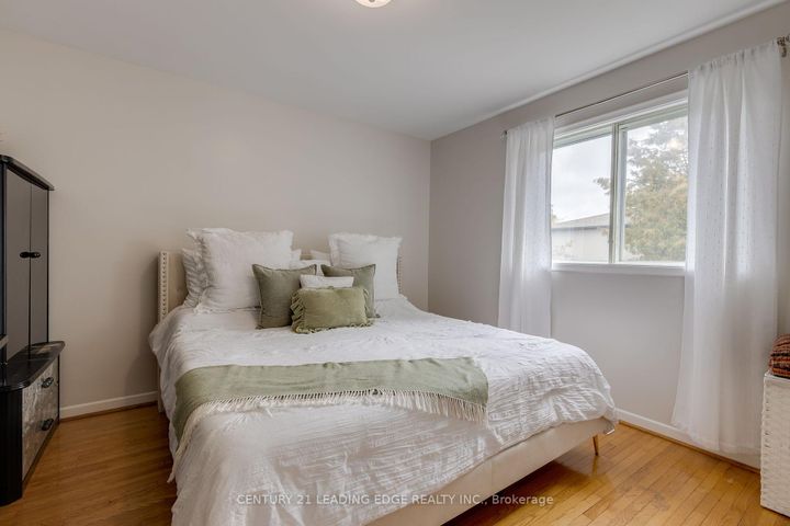 Photo 18 at 115 SIMONSTON Boulevard, German Mills, Markham