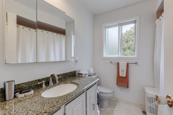 Photo 23 at 115 SIMONSTON Boulevard, German Mills, Markham