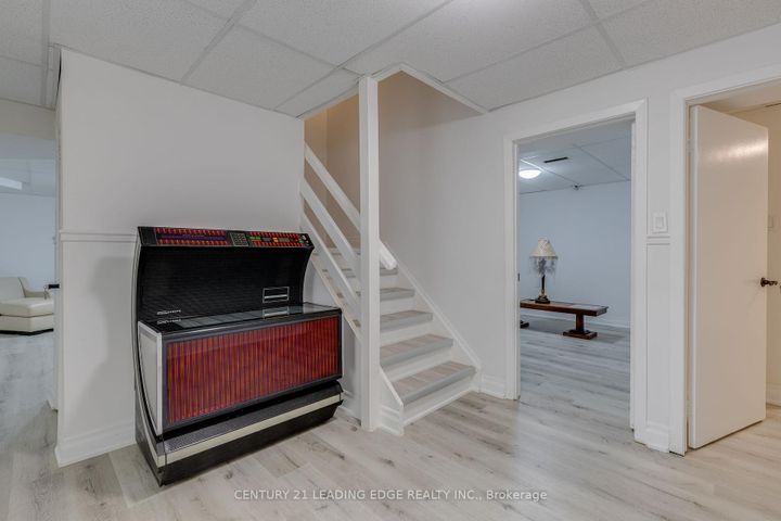 Photo 24 at 115 SIMONSTON Boulevard, German Mills, Markham