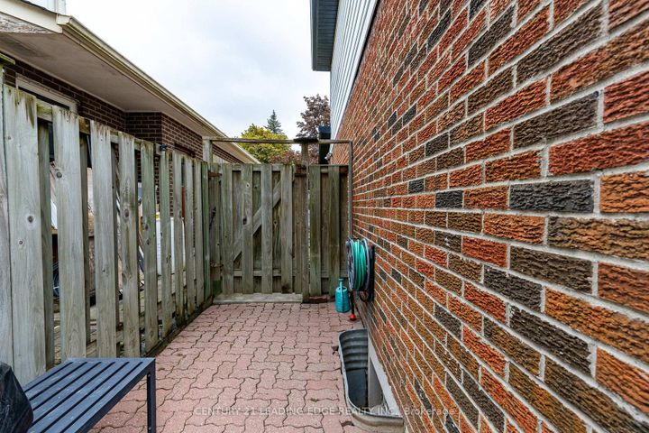 Photo 39 at 115 SIMONSTON Boulevard, German Mills, Markham