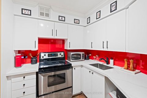 Photo 17 at 704 - 270 Queens Quay W, Waterfront Communities C1, Toronto