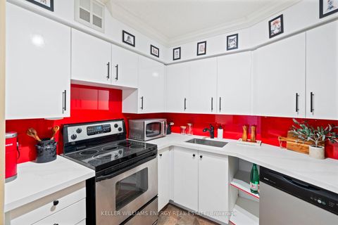 Photo 18 at 704 - 270 Queens Quay W, Waterfront Communities C1, Toronto
