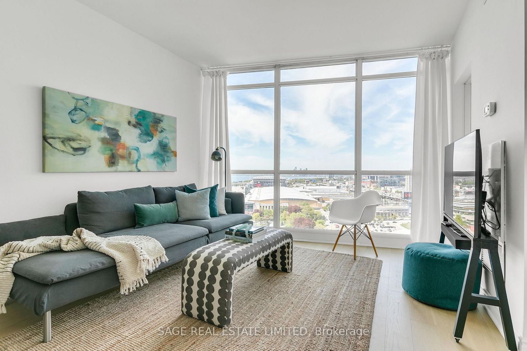 2310 - 219 Fort York Boulevard, Niagara, Toronto 