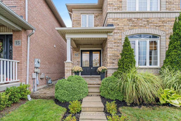 Photo 3 at 17 Snowberry Crescent, Georgetown, Halton Hills