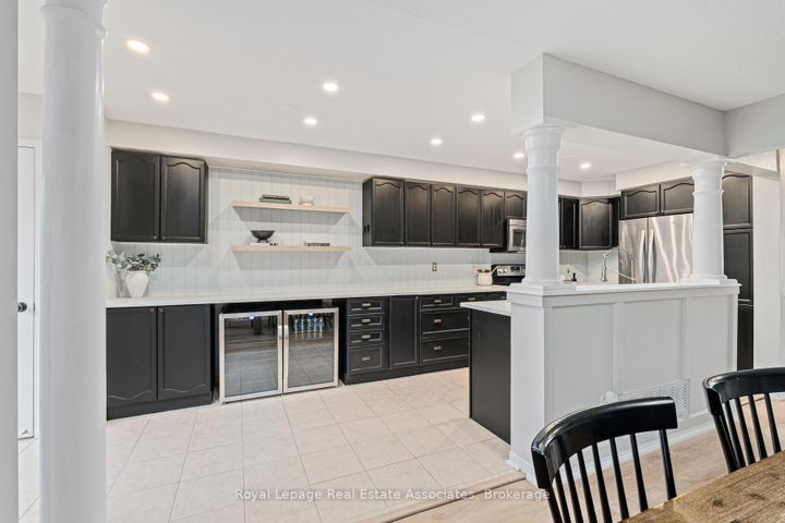 Photo 13 at 17 Snowberry Crescent, Georgetown, Halton Hills