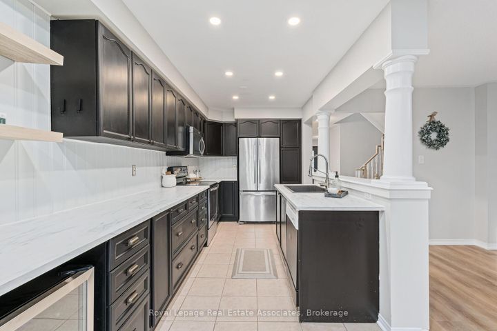 Photo 15 at 17 Snowberry Crescent, Georgetown, Halton Hills