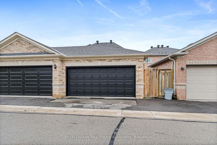 Photo 27 at 17 Snowberry Crescent, Georgetown, Halton Hills
