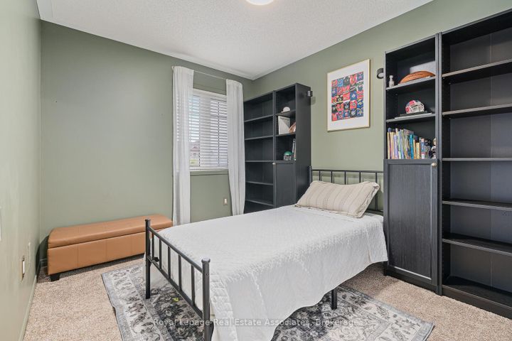 Photo 32 at 17 Snowberry Crescent, Georgetown, Halton Hills