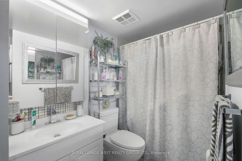 Photo 20 at 805 - 326 Major Mackenzie Drive E, Crosby, Richmond Hill Photo 20 at 805 - 326 Major Mackenzie Drive E, Crosby, Richmond Hill