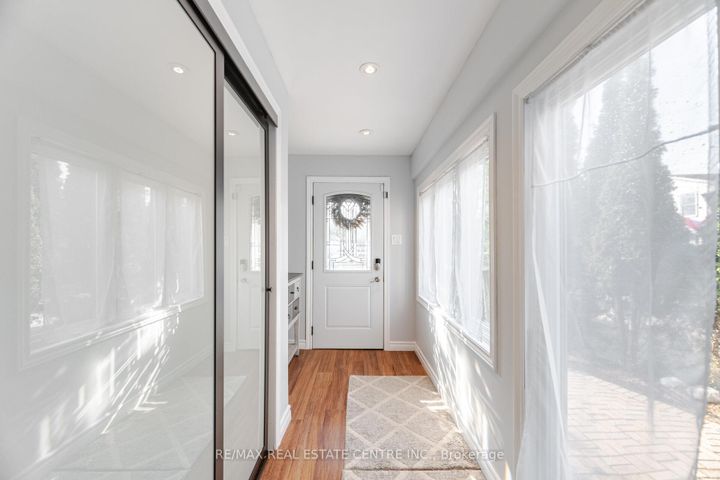 Photo 2 at 3017 Glace Bay Road, Meadowvale, Mississauga