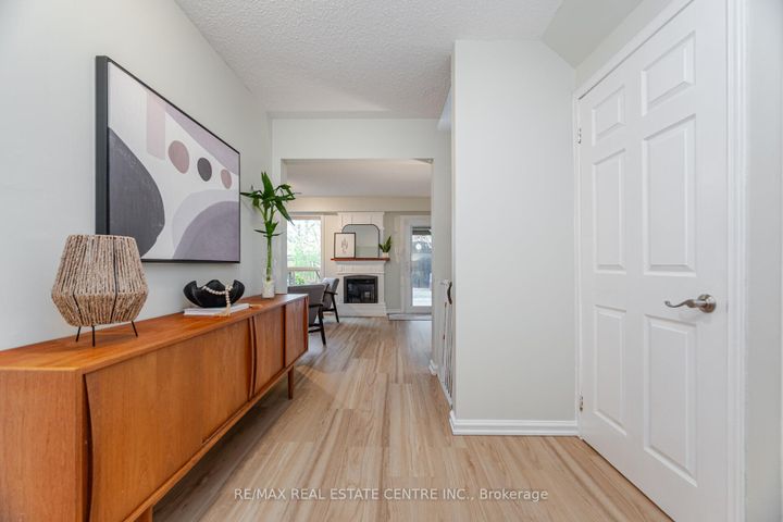 Photo 3 at 3017 Glace Bay Road, Meadowvale, Mississauga