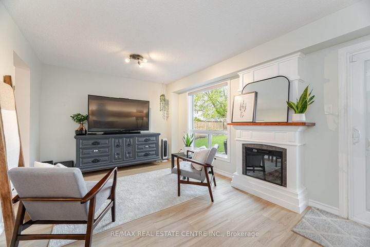 Photo 9 at 3017 Glace Bay Road, Meadowvale, Mississauga
