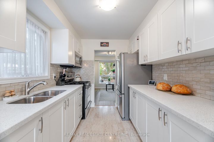 Photo 11 at 3017 Glace Bay Road, Meadowvale, Mississauga