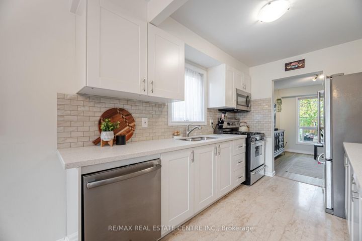 Photo 12 at 3017 Glace Bay Road, Meadowvale, Mississauga