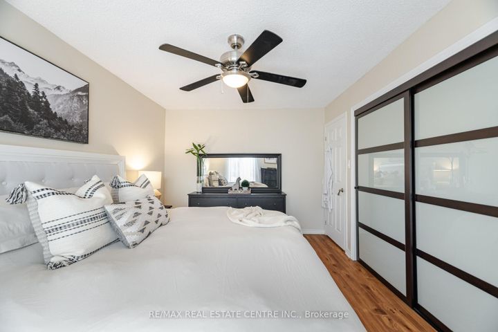 Photo 19 at 3017 Glace Bay Road, Meadowvale, Mississauga