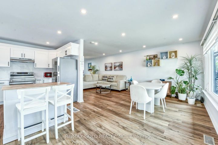 Photo 4 at 70 Wilton Drive, Brampton East, Brampton