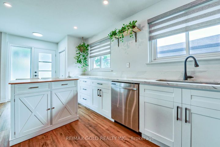 Photo 5 at 70 Wilton Drive, Brampton East, Brampton