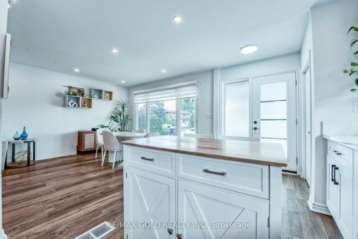 Photo 8 at 70 Wilton Drive, Brampton East, Brampton