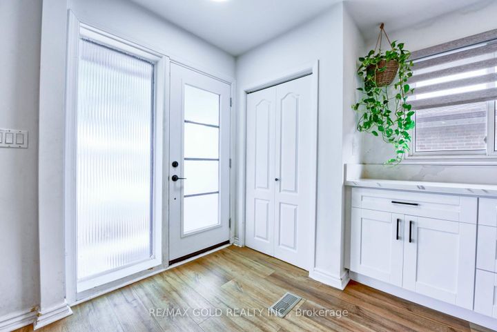 Photo 10 at 70 Wilton Drive, Brampton East, Brampton