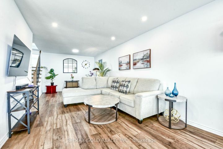 Photo 13 at 70 Wilton Drive, Brampton East, Brampton